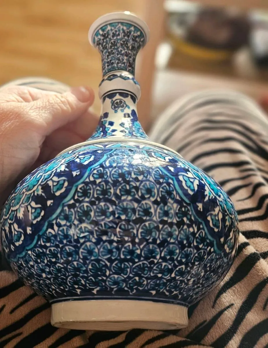 Blue and White Vase - Image 2