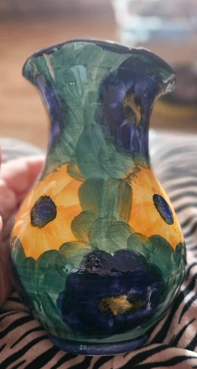 2 Vases - Image 1
