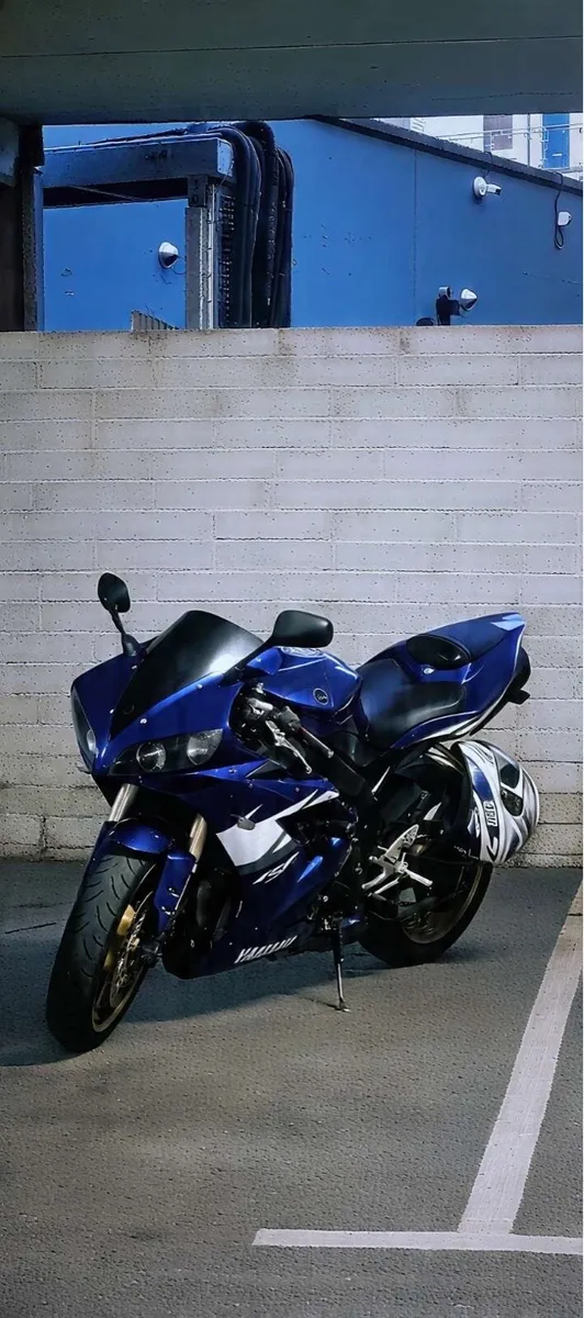 Yamaha R1 - Image 2