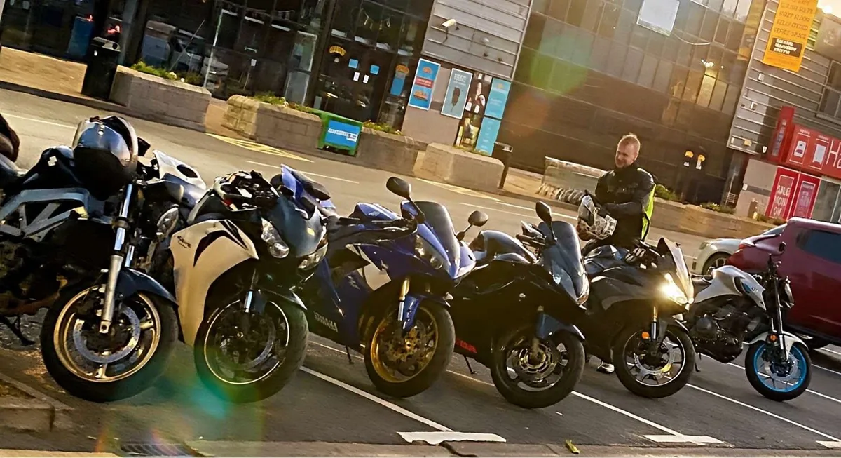 Yamaha R1 - Image 3
