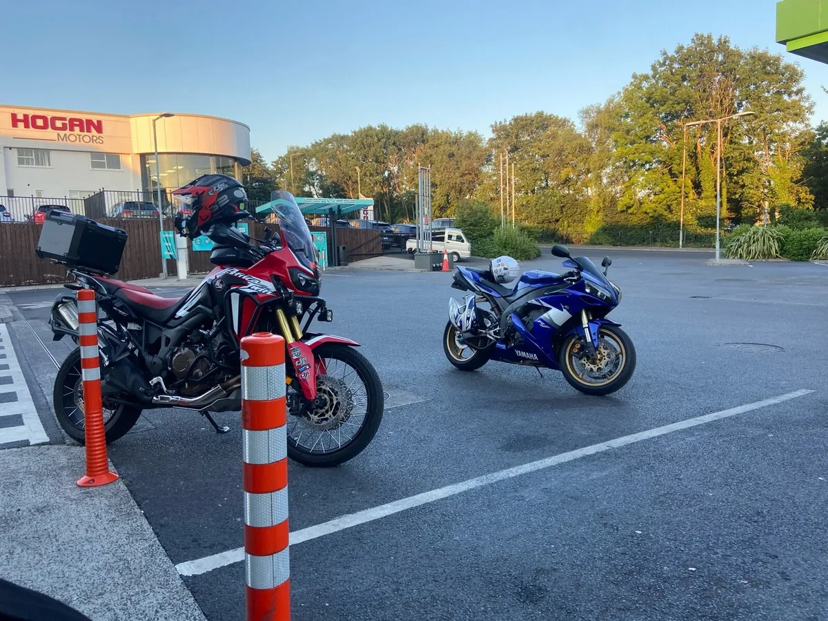 Yamaha R1 - Image 4