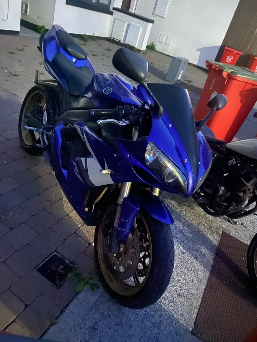 Yamaha R1 - Image 1