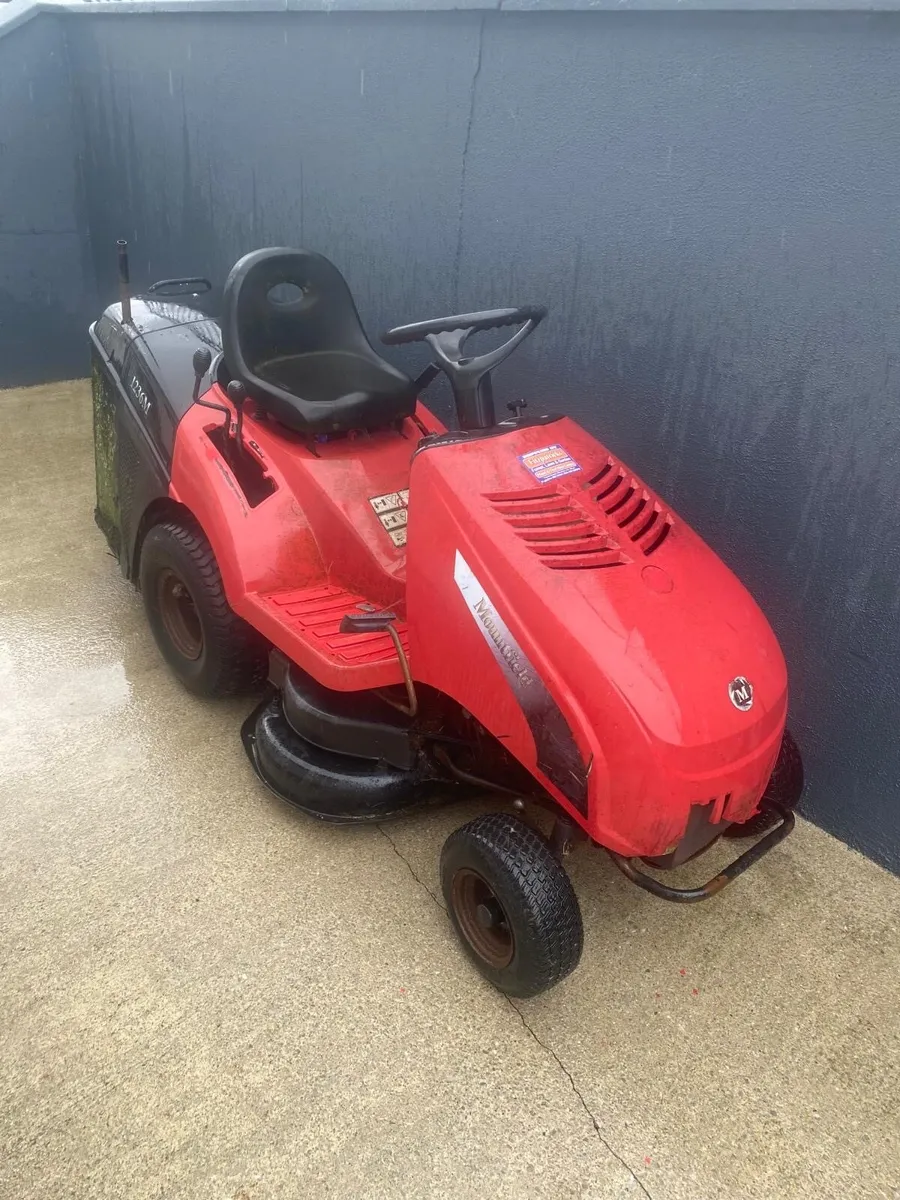 Castlegarden ride on lawnmower - Image 1