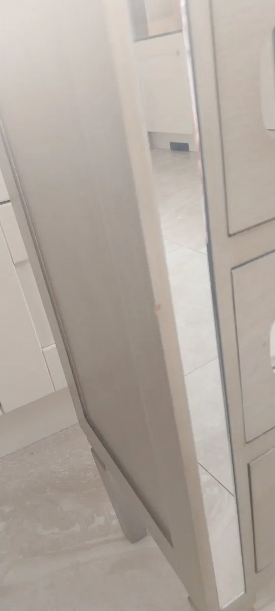Locker - Image 2