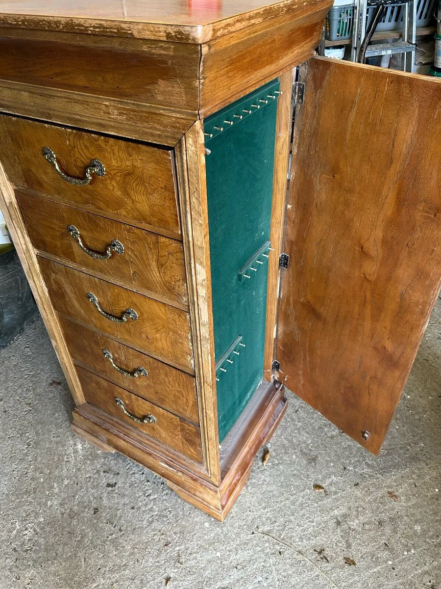 Chest of drawers - Image 1
