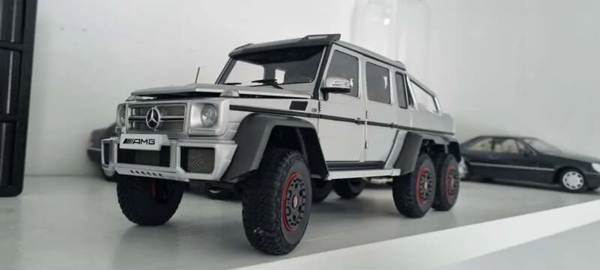 Autoart 118 - Model Race Car - Amg - Mercedes Benz G63 6x6 V8 (2013) - Image 3