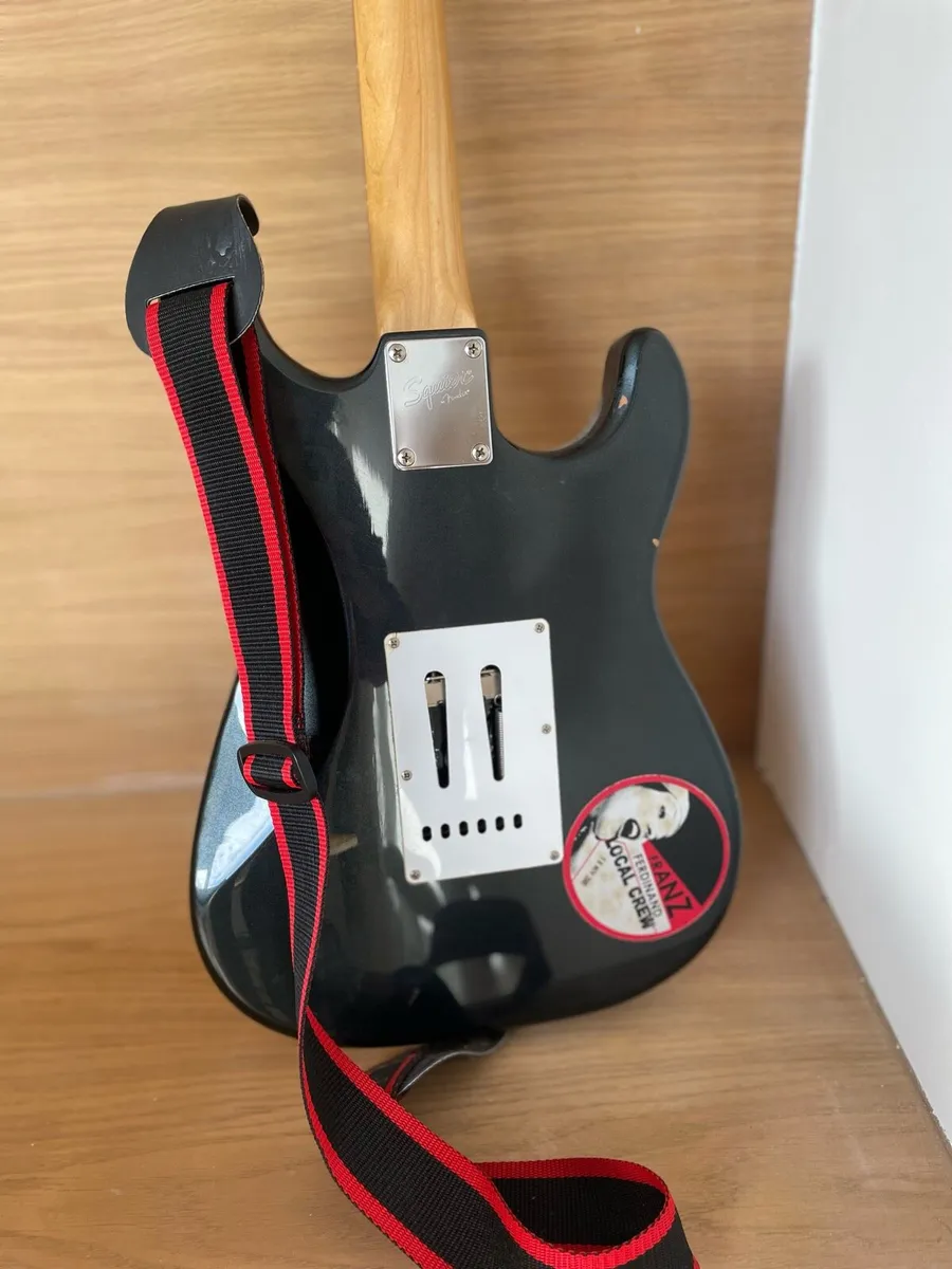 Left-handed Squier Stratocaster guitar by Fender - Image 2