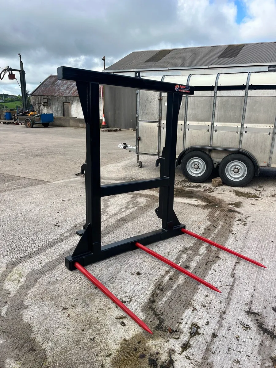 Heavy duty bale spike (JCB) - Image 1