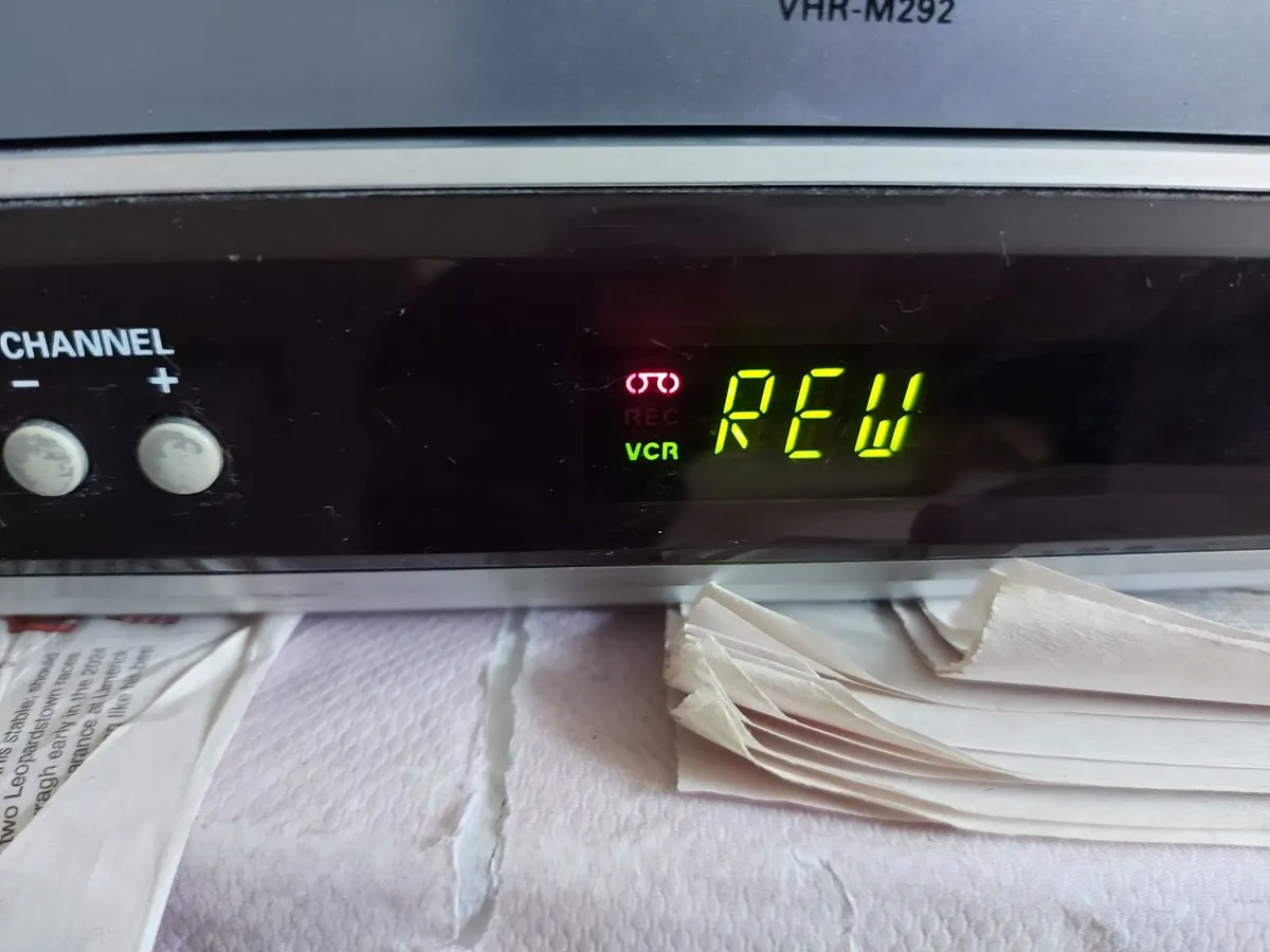 Sanyo 2 Head Long Play VHS Video Player VHR-M292 - Image 3