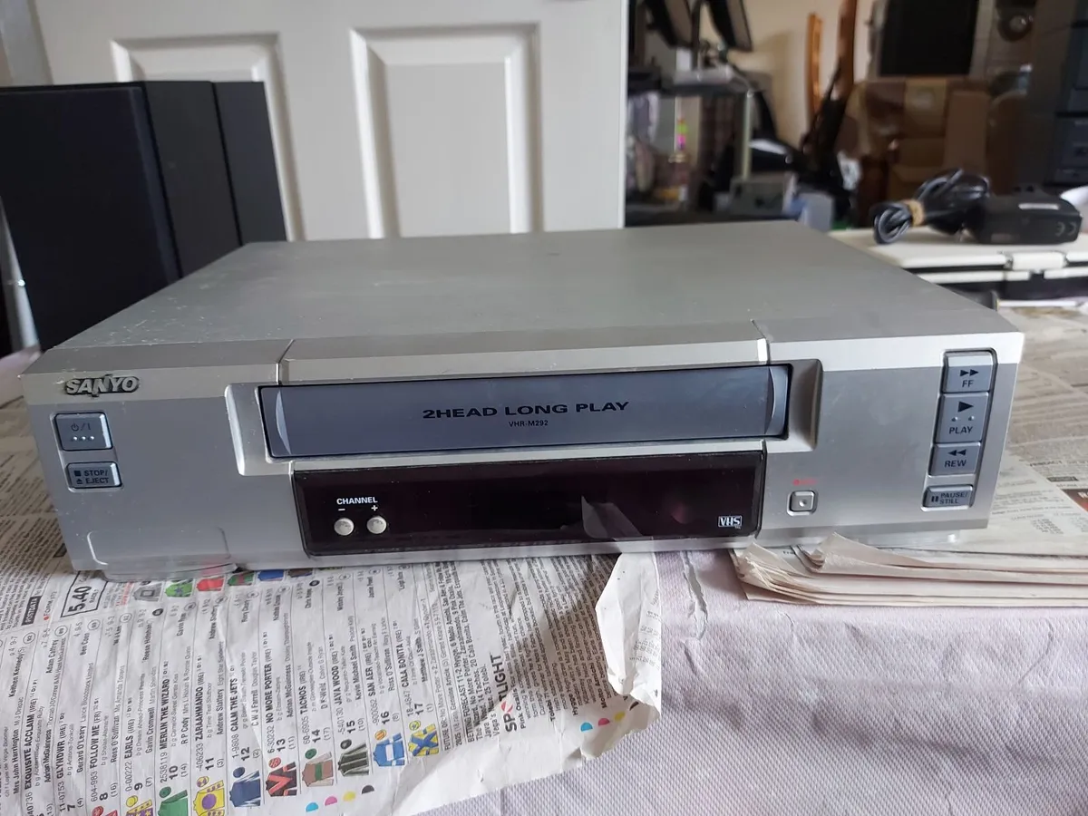 Sanyo 2 Head Long Play VHS Video Player VHR-M292 - Image 1