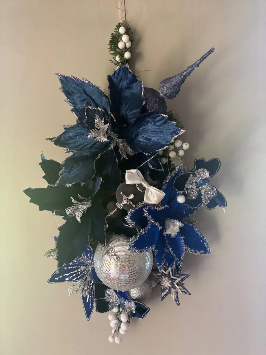 Christmas swag - Image 1