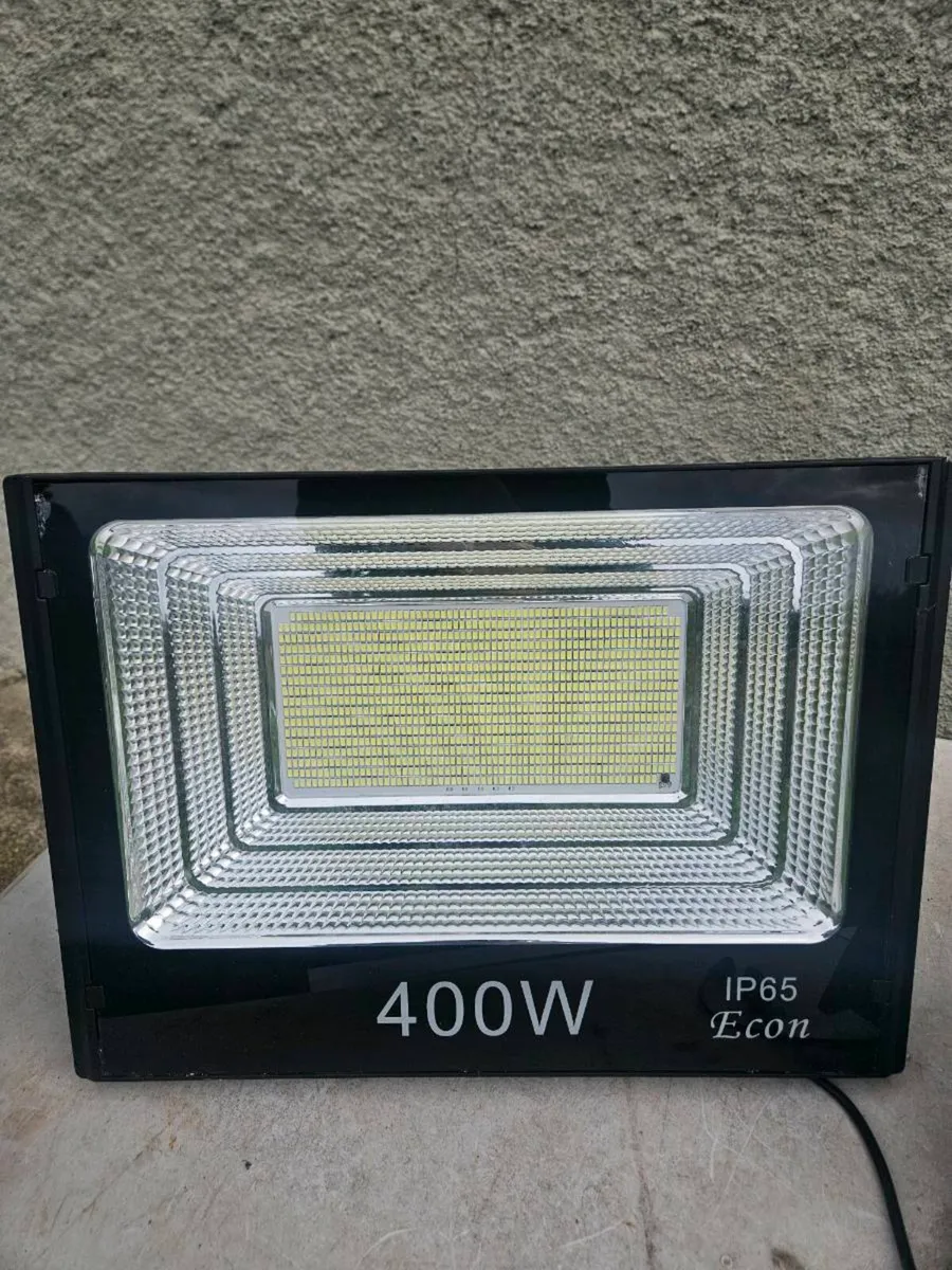 Solar lights and LED Floodlighting - Image 4