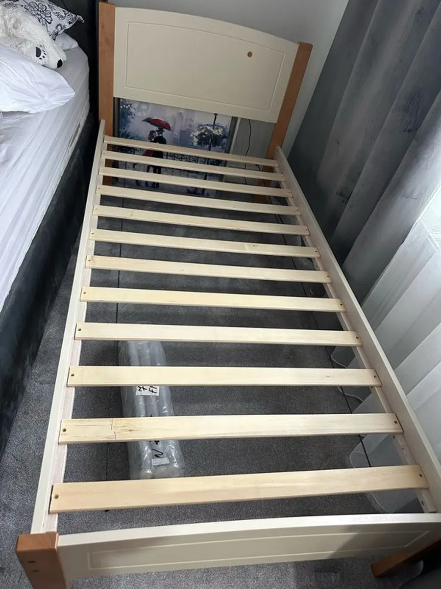 single bed - Image 2
