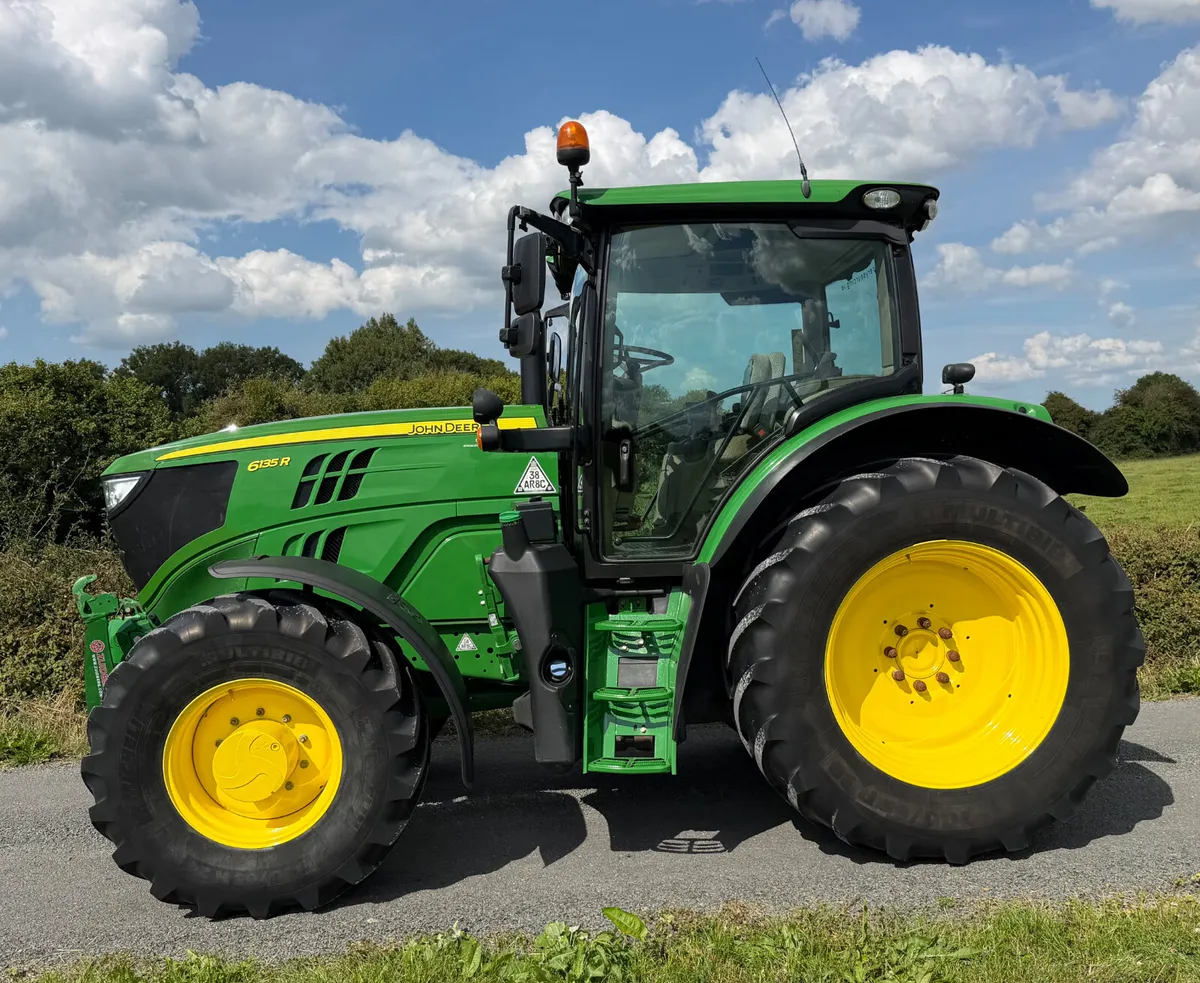 181 JOHN DEERE 6135R **HIGH SPEC** - Image 4