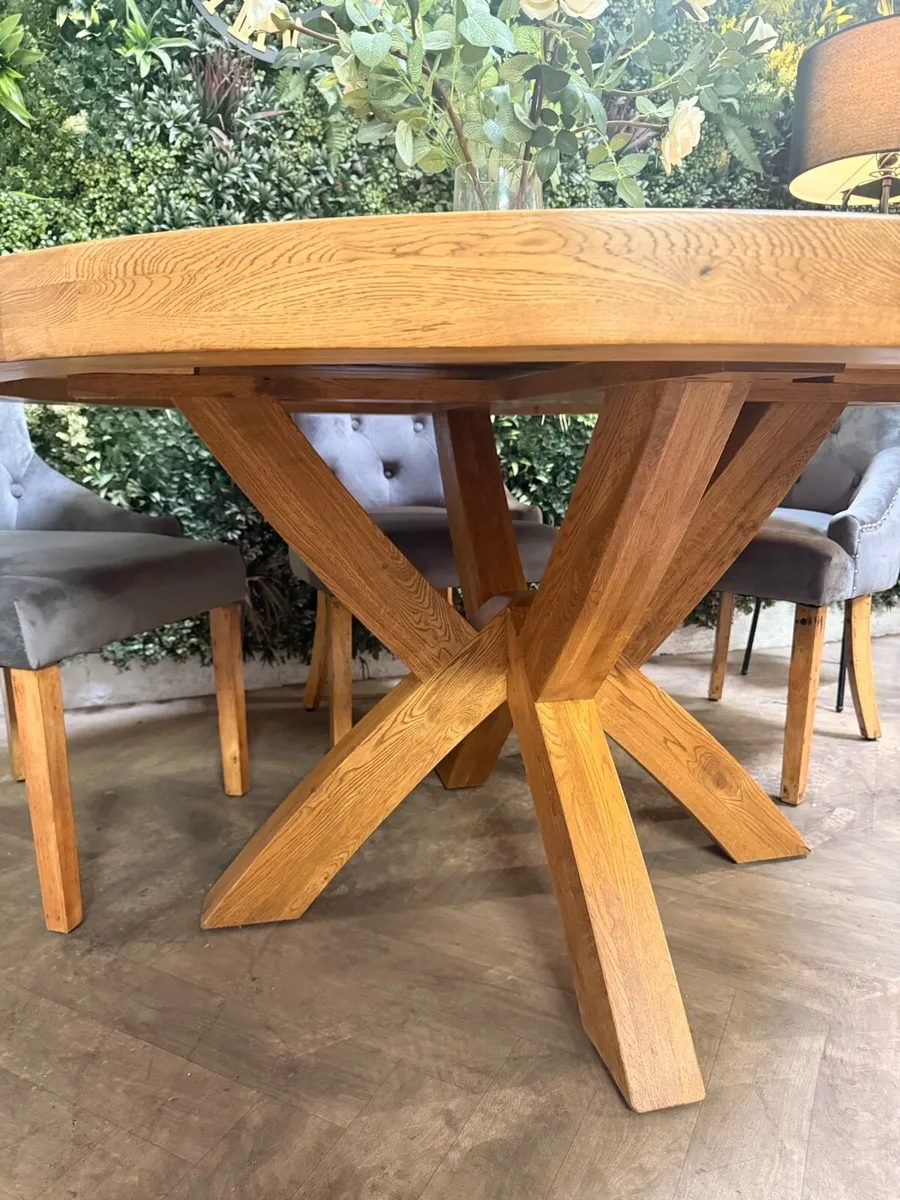 American oak kitchen table & 6 chairs (Ex-display) - Image 4