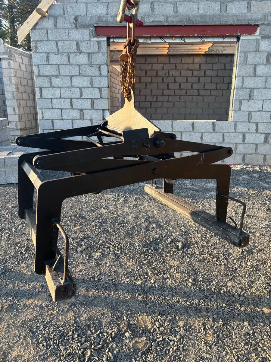 Block Grab - Image 1
