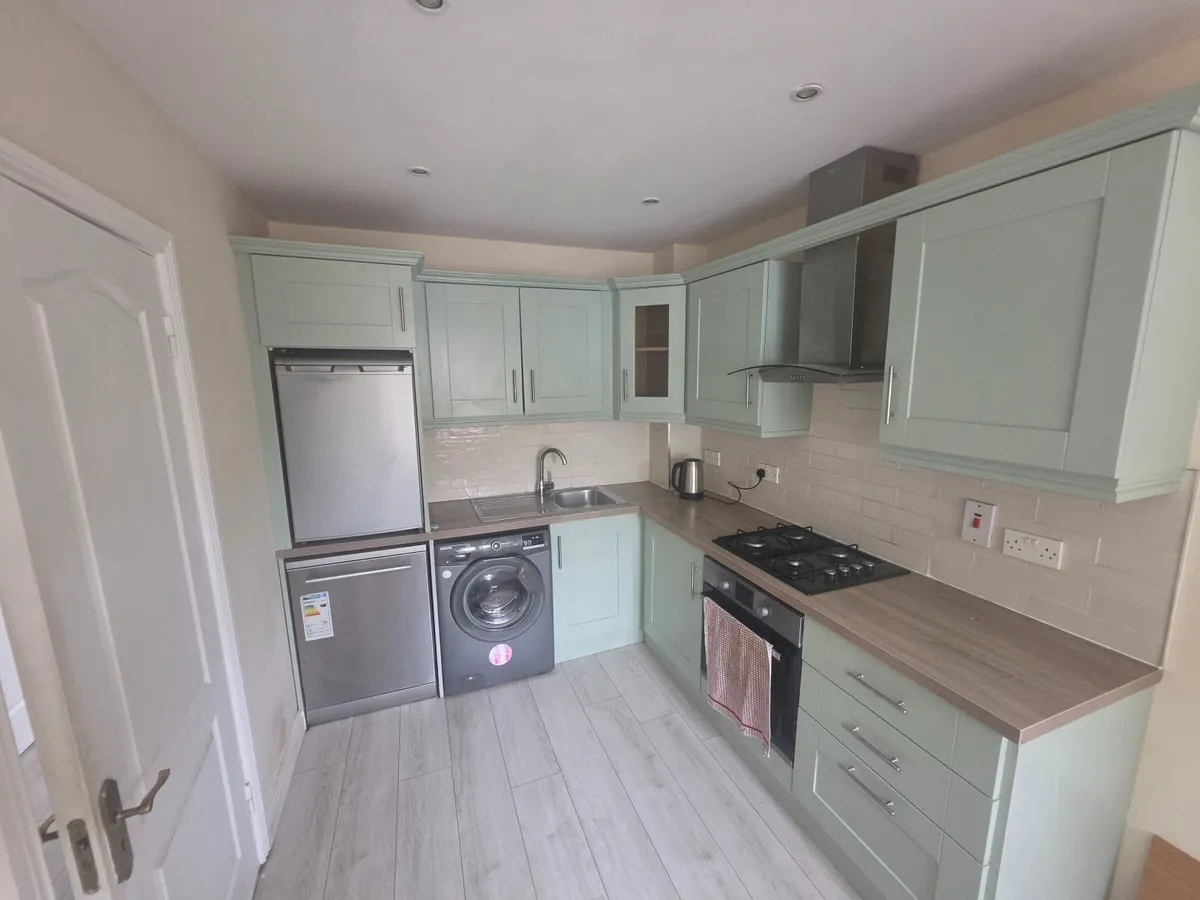 Full Kitchen - Image 2