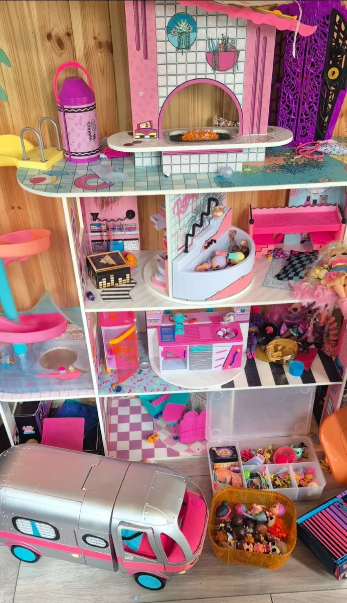 LOL dolls & accessories - Image 1