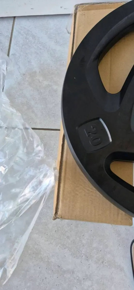 Brand new 2x20 kilo olympic tri grip weight plates - Image 4