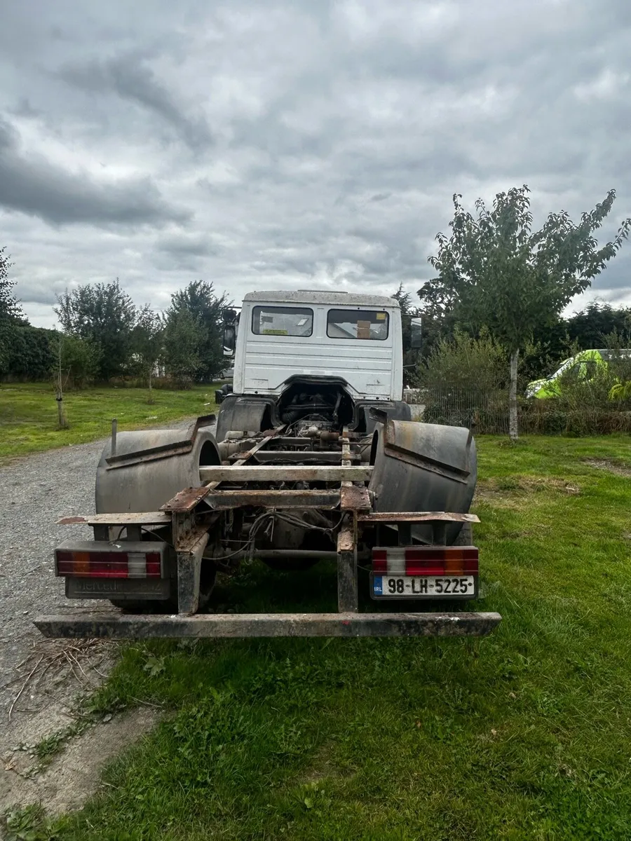 1998 Mercedes 1820 Chassis & Cab - Image 3