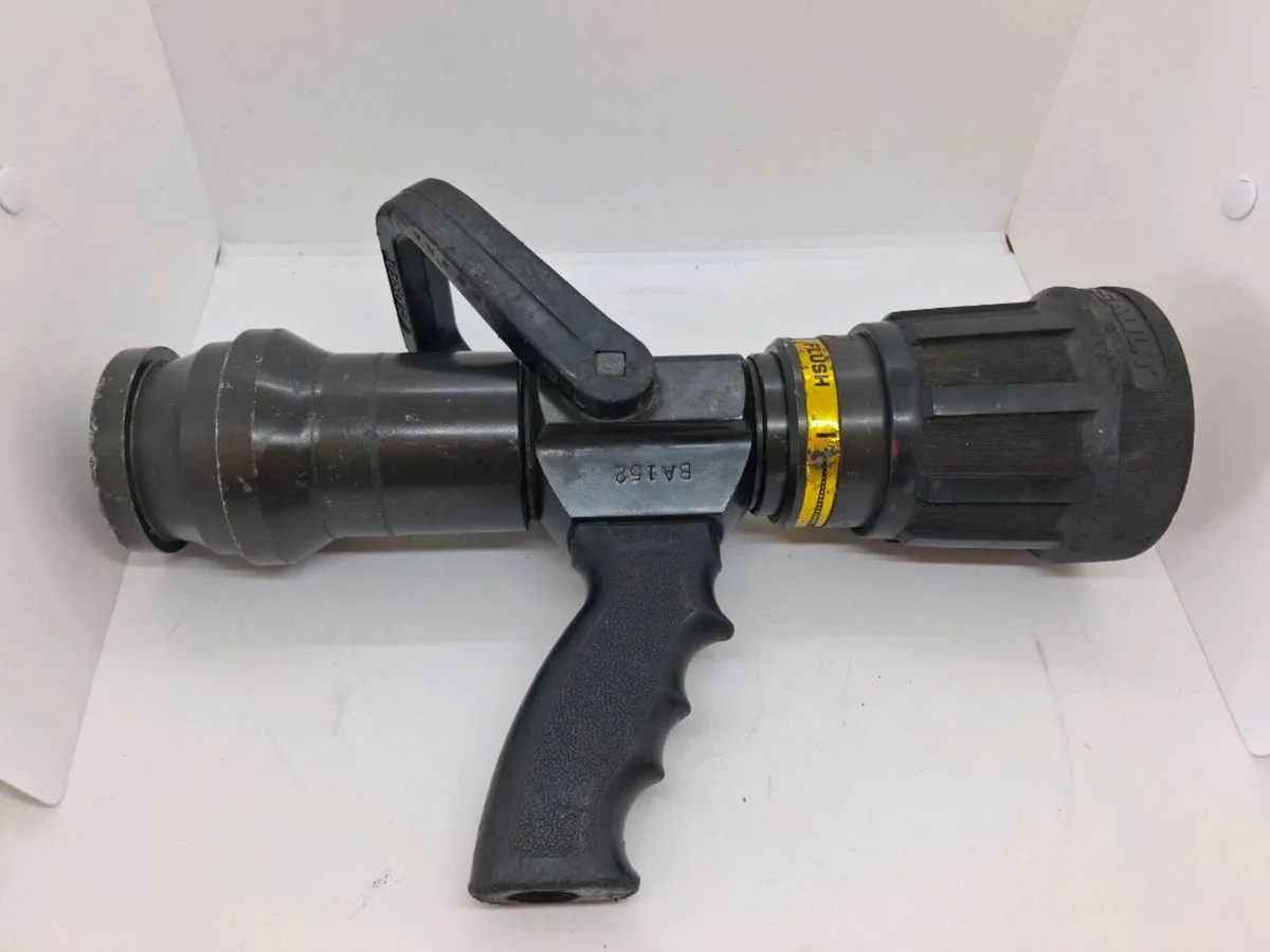 Postage - Akron 4820 Assault Nozzle Firefighting N - Image 2