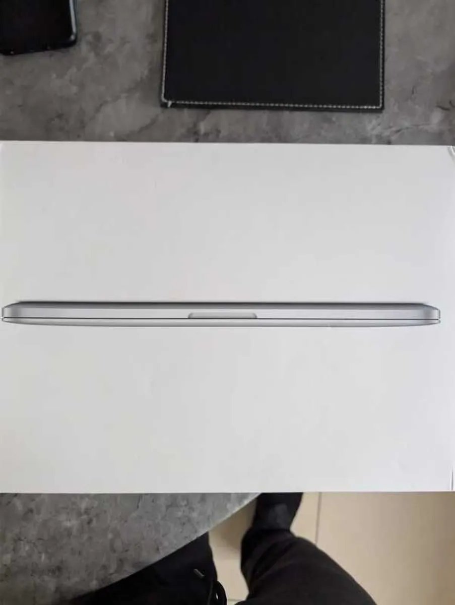 macbook Pro 13 - Image 2