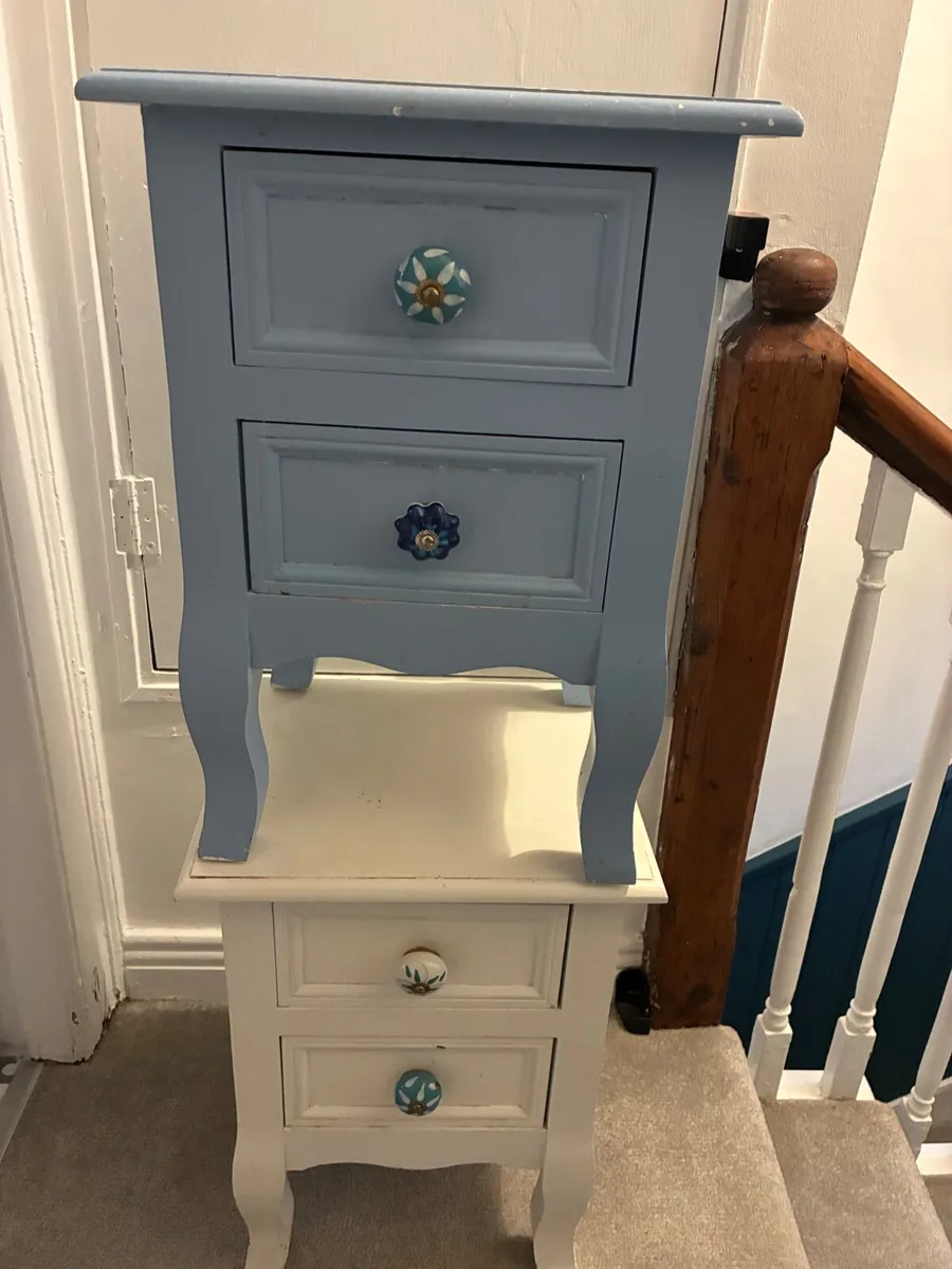 2 Bed side lockers