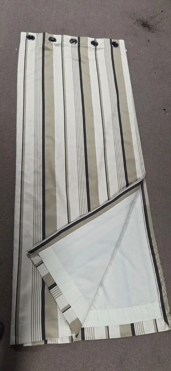 Curtains - Image 2