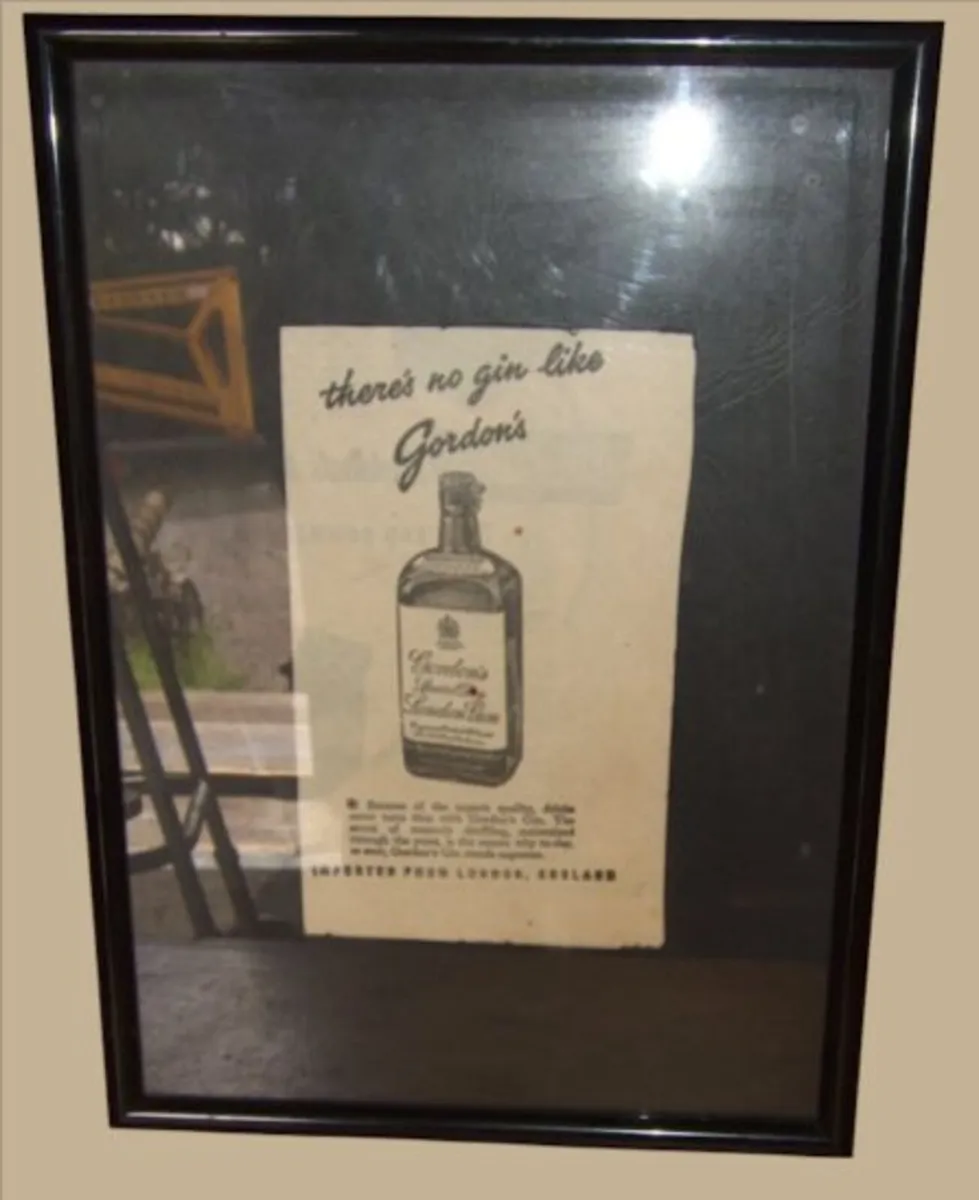 Framed Vintage Gordon's Gin Ad – Authentic - Image 4