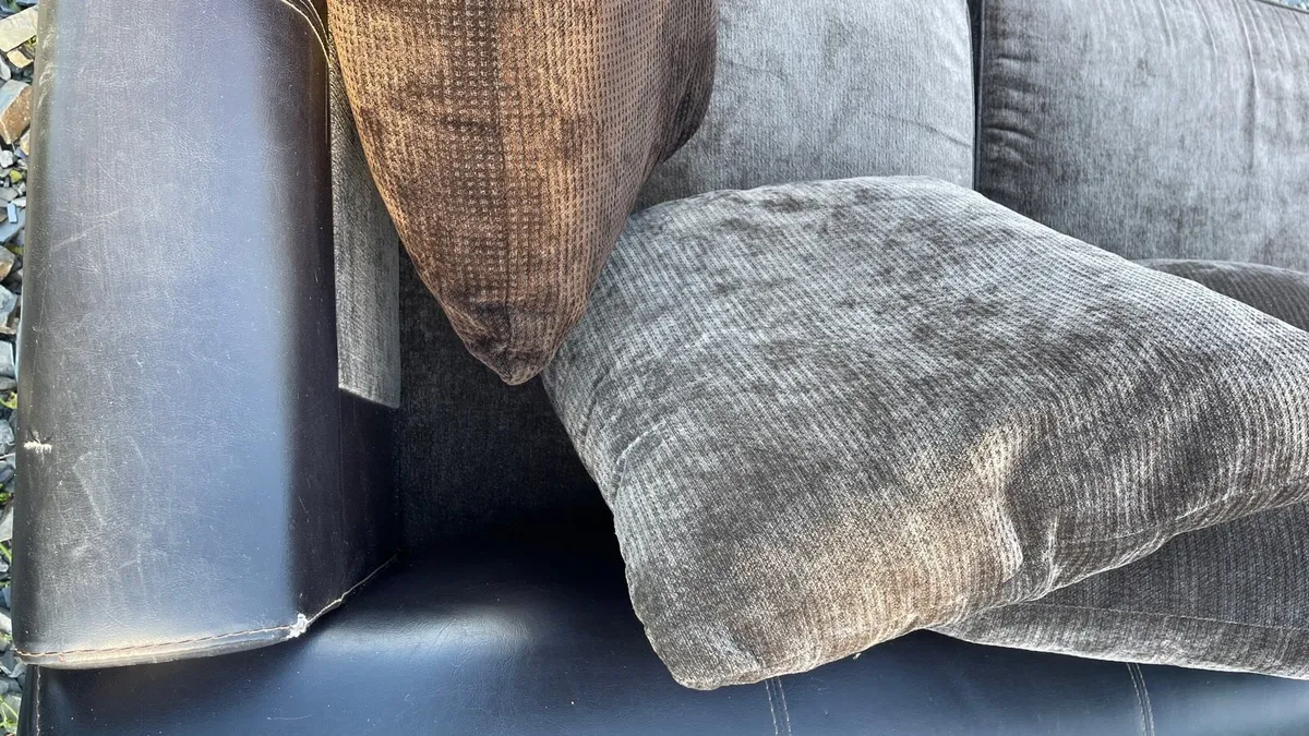 Large brown corner sofa/couch - Image 2