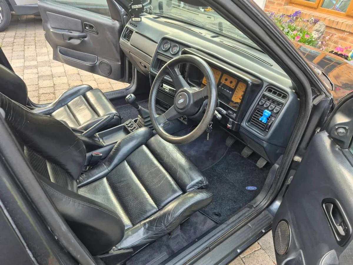 1989 Saphire Cosworth - Image 3