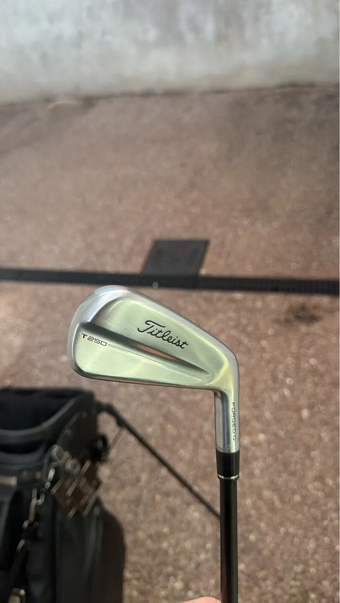 Titleist T250 3Iron - Image 1