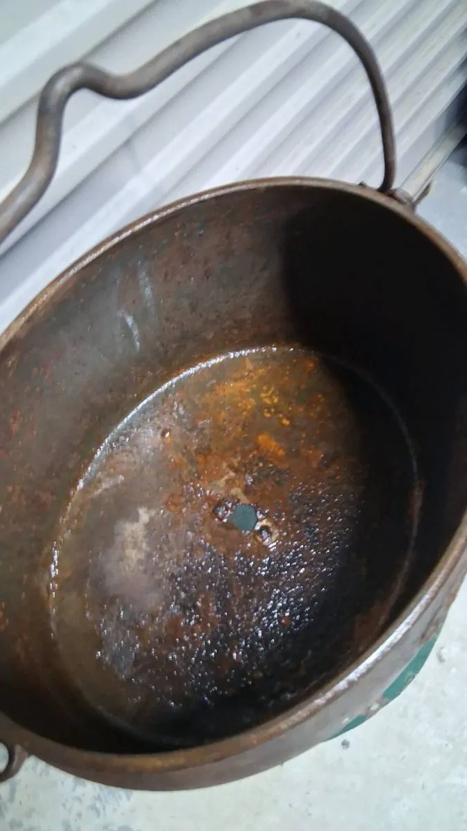 Cast iron pot - Image 2