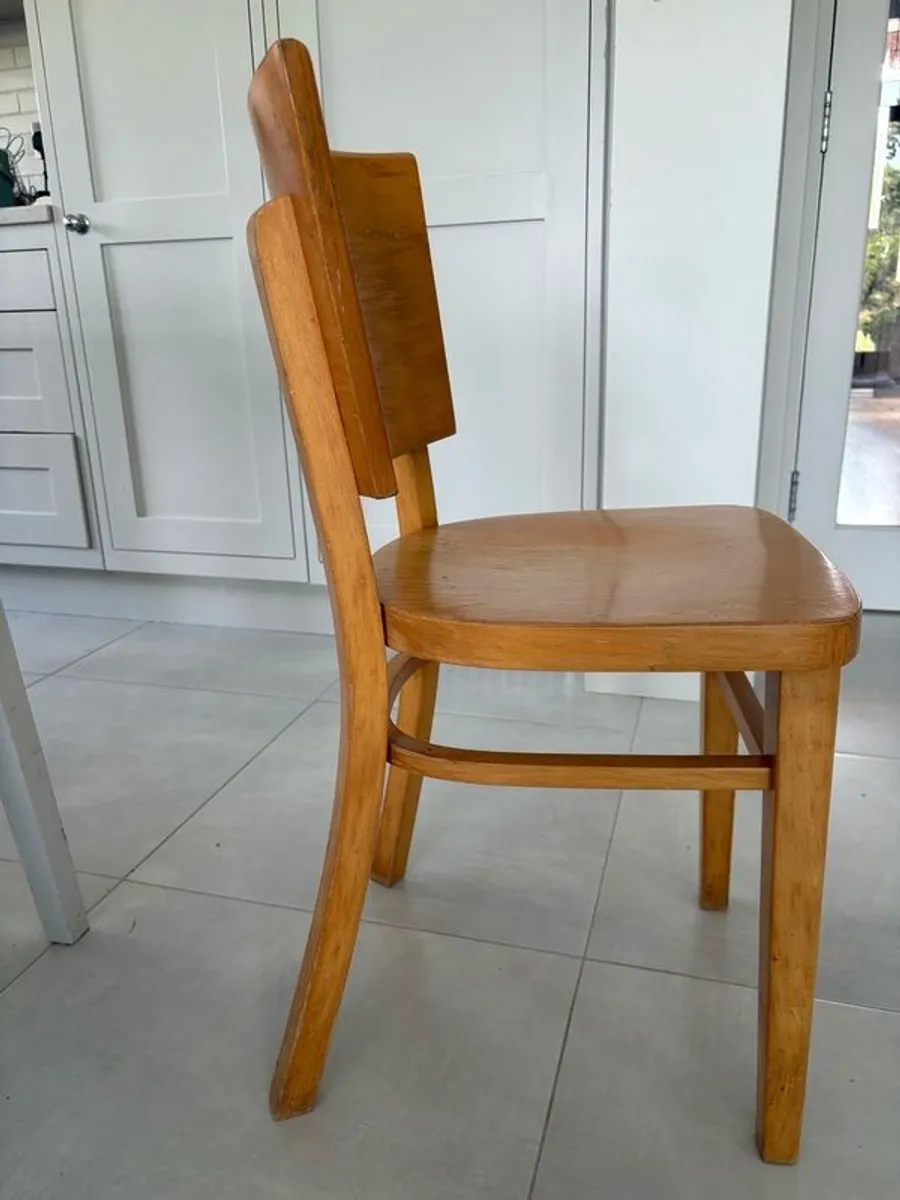 4 wooden chairs - Image 1