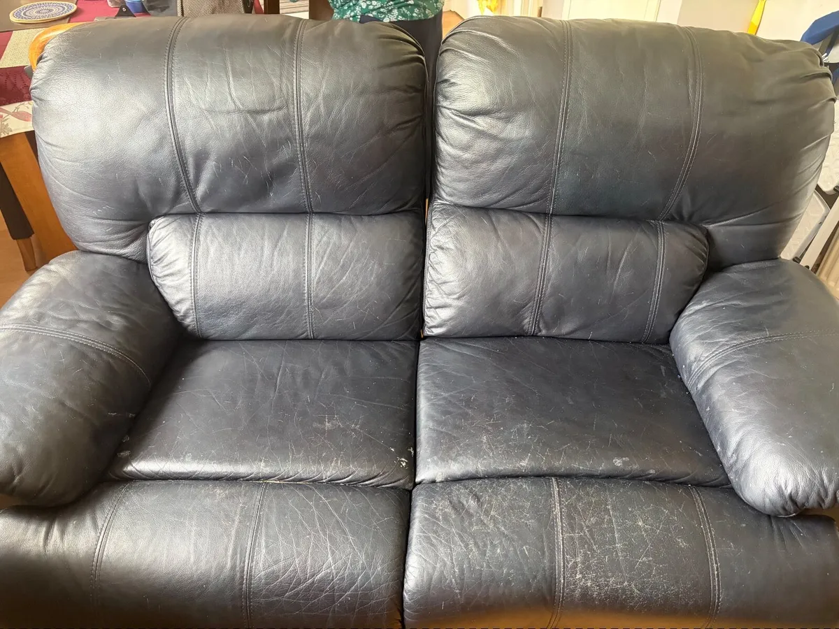 Free recliner double sofa to take away - Image 4