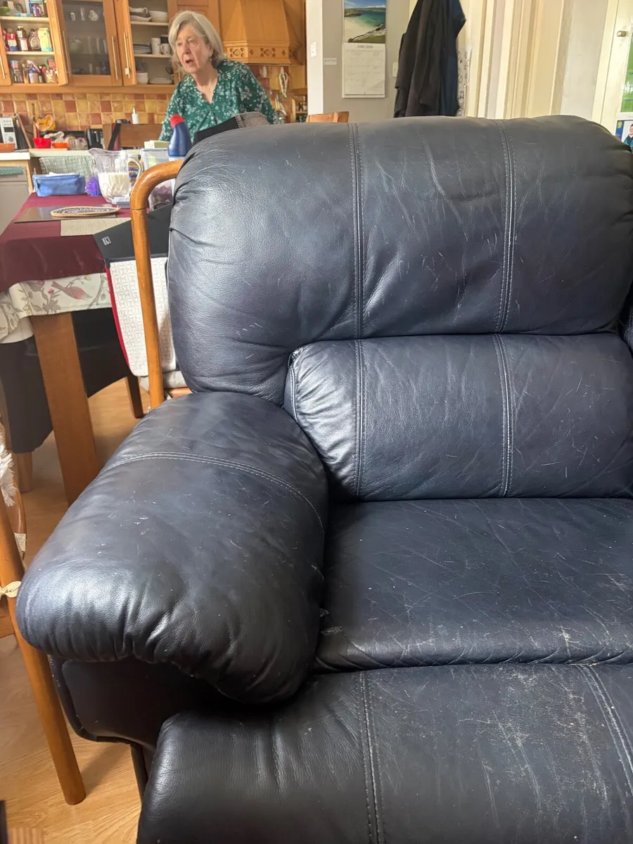Free recliner double sofa to take away - Image 1