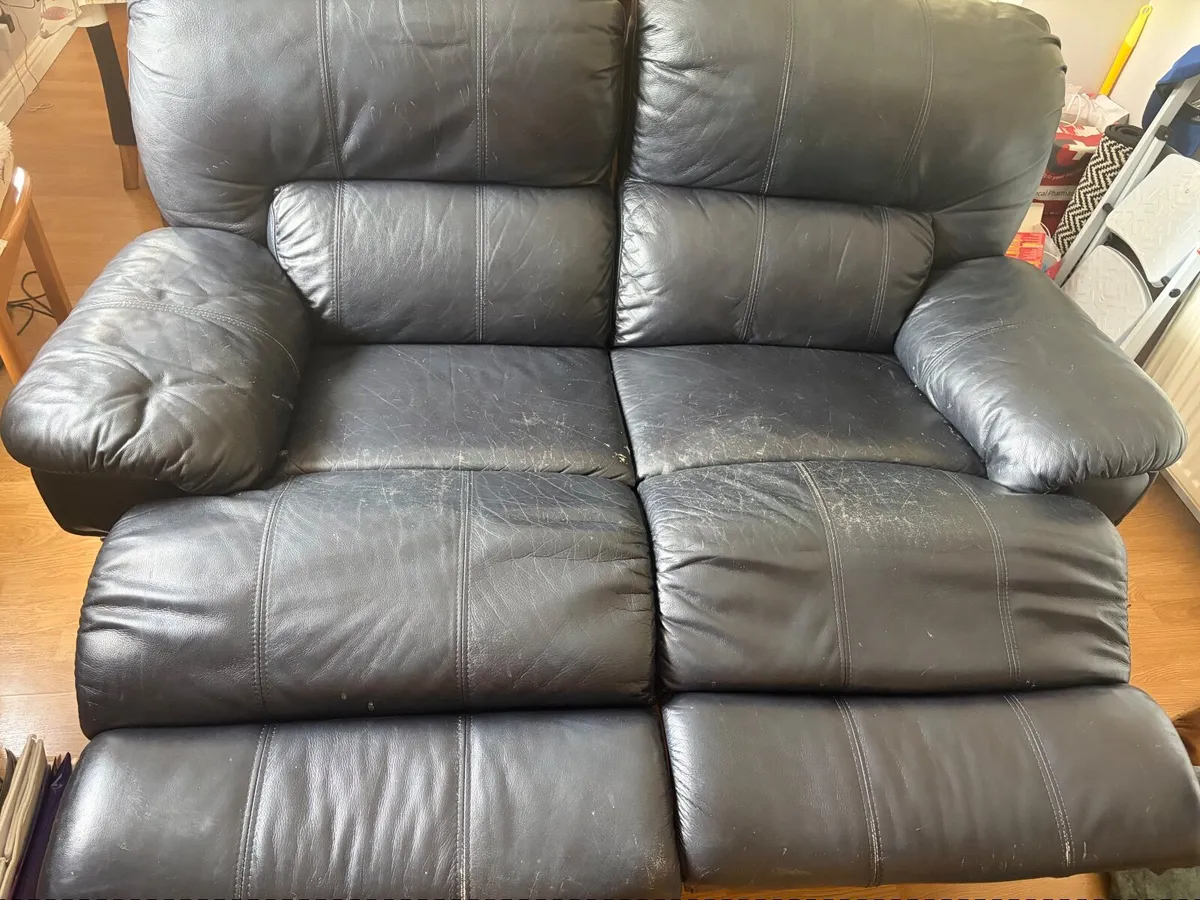 Free recliner double sofa to take away - Image 2