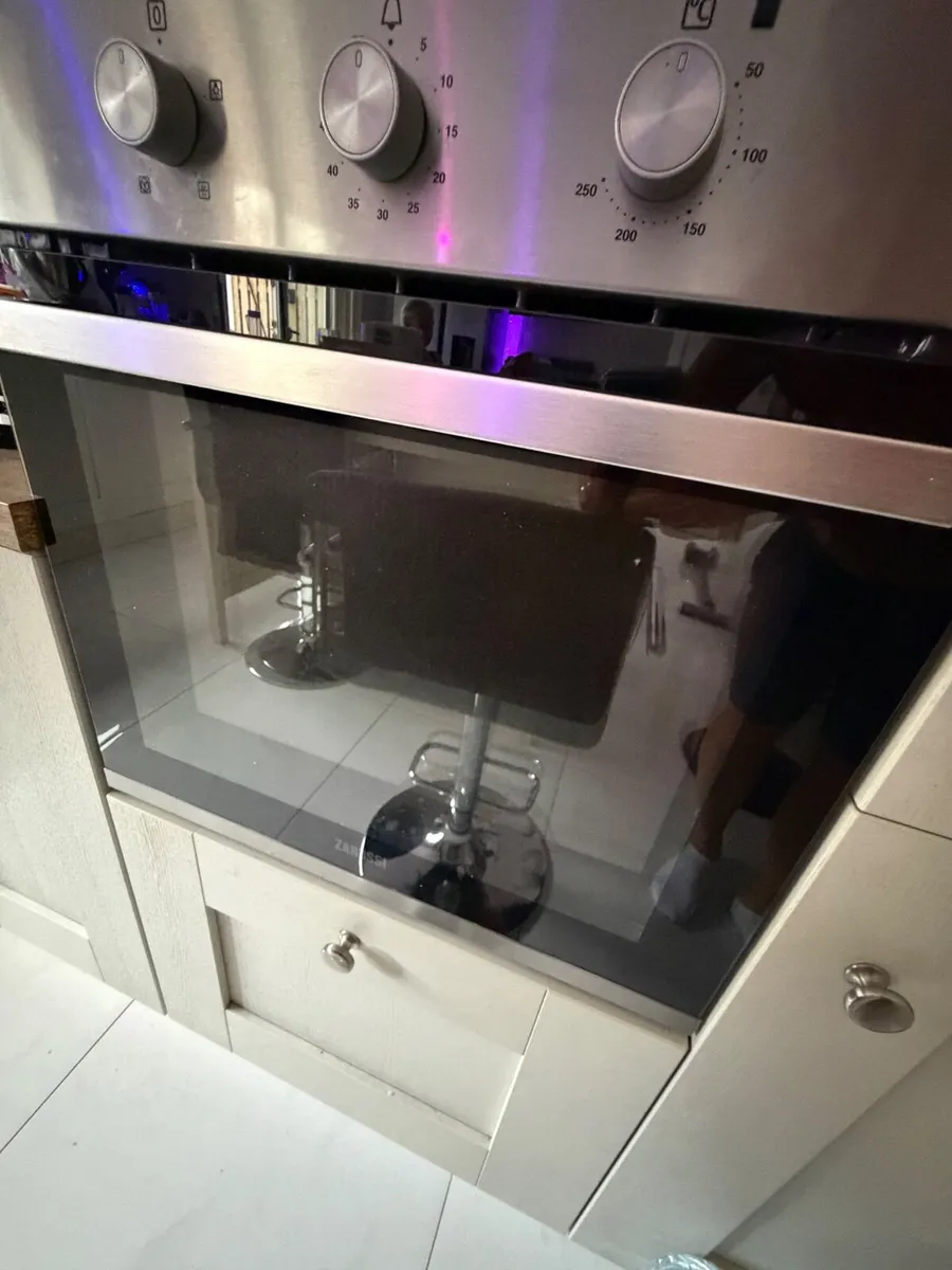 Oven - Image 2