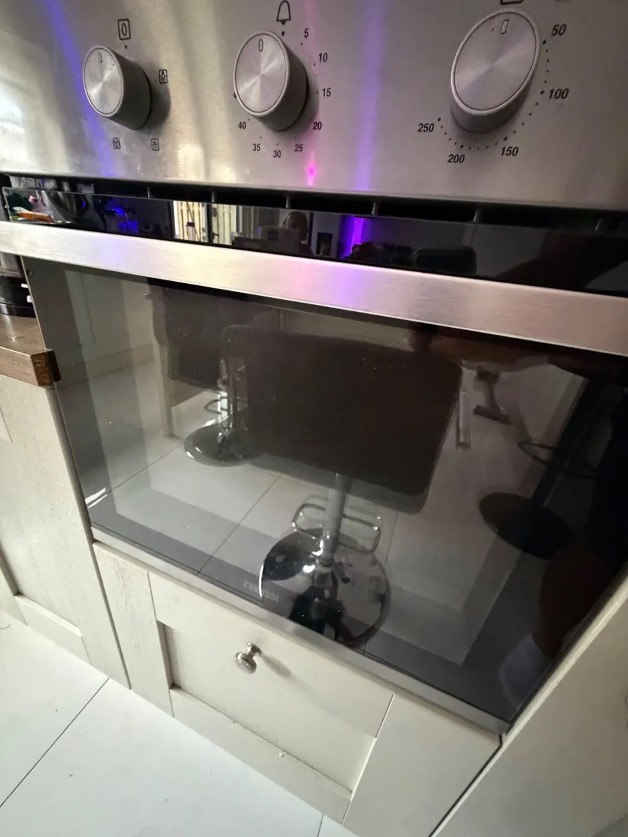 Oven - Image 3