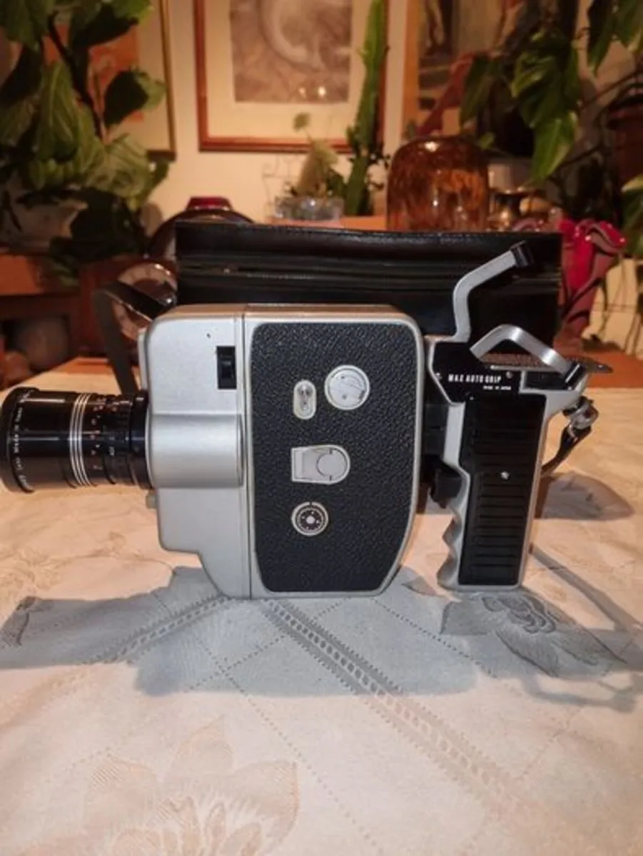 URIU SEIKI Cinemax-85E Auto Zoom 8mm Japanese Film - Image 3