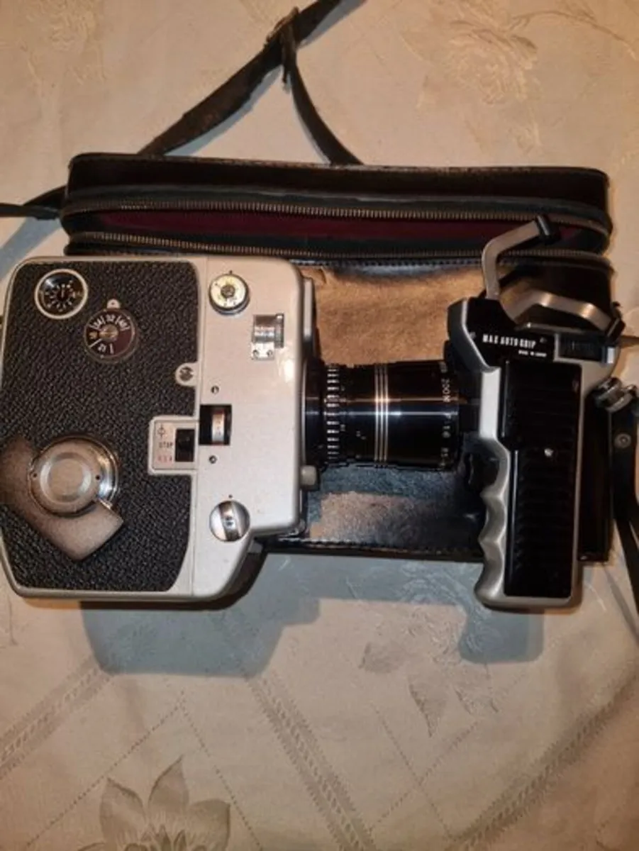 URIU SEIKI Cinemax-85E Auto Zoom 8mm Japanese Film - Image 2