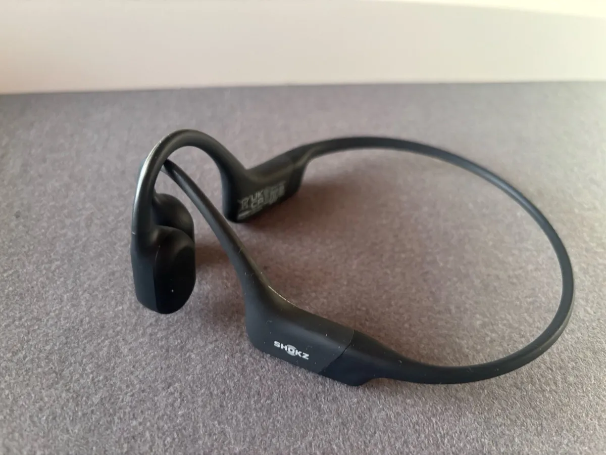 Shokz Black OpenRun Headphone - Image 1