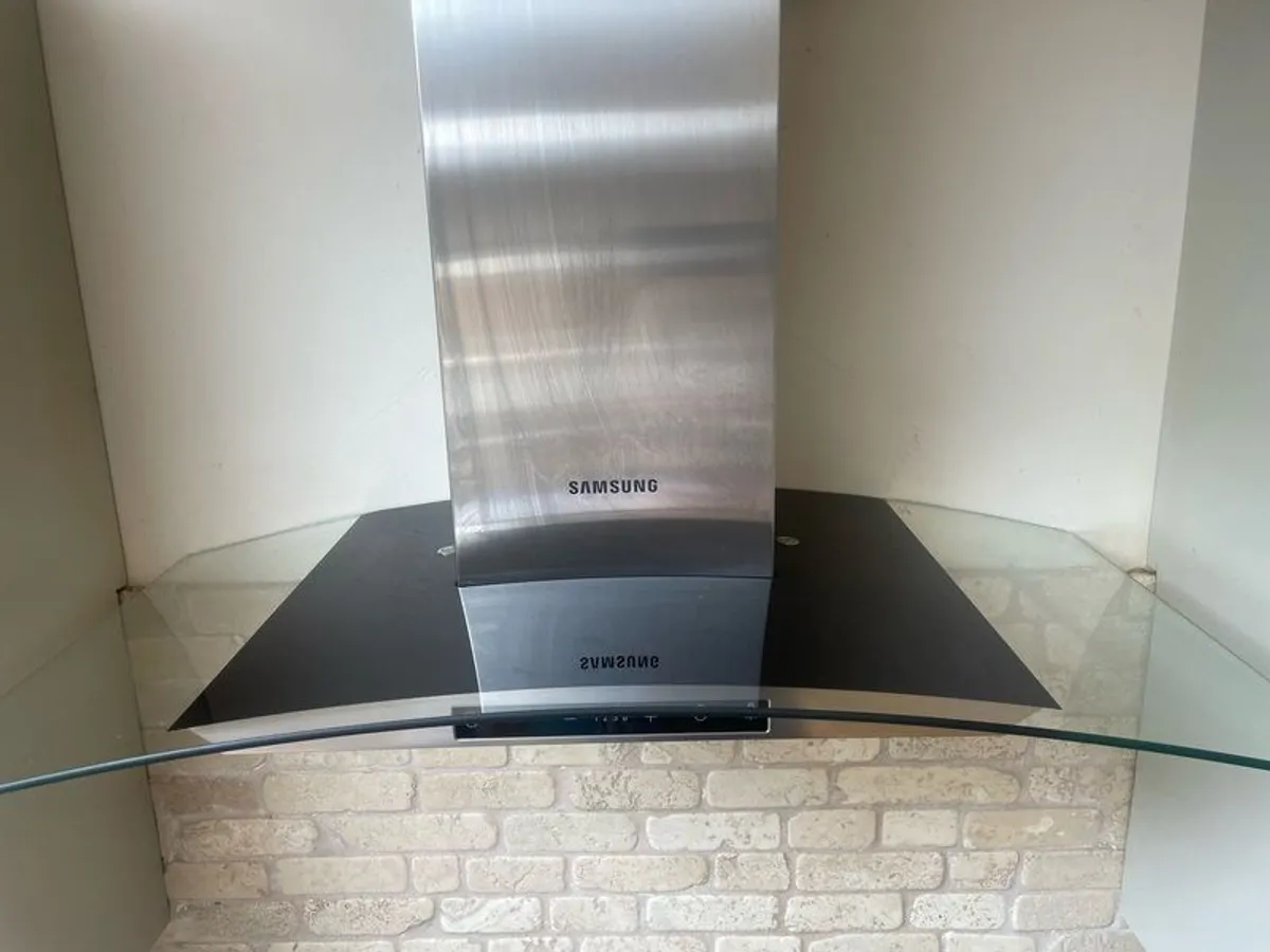 Samsung curved glass extractor fan - Image 2
