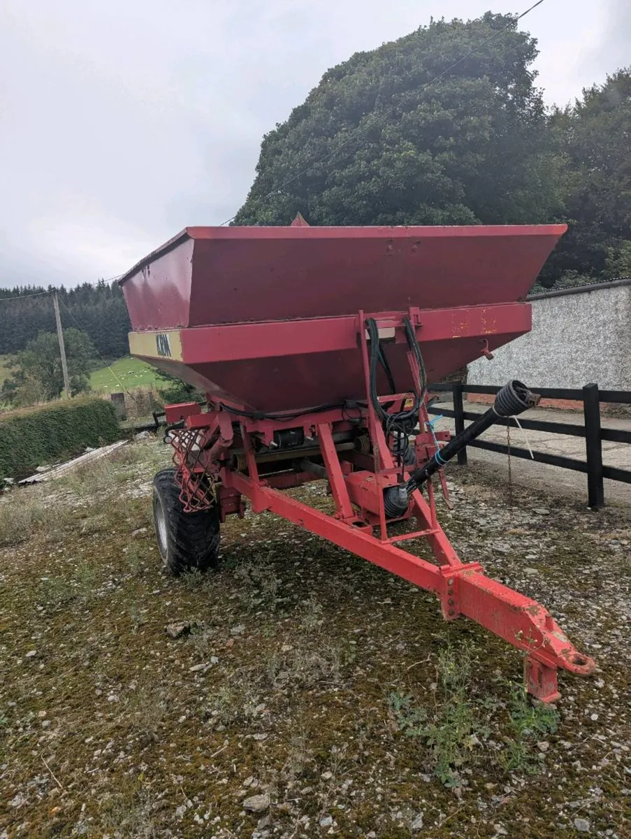 3 ton krm spreader - Image 1