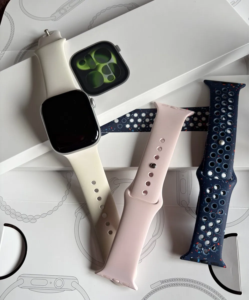 Apple Watch Series 11 (42mm) Silver - Image 2