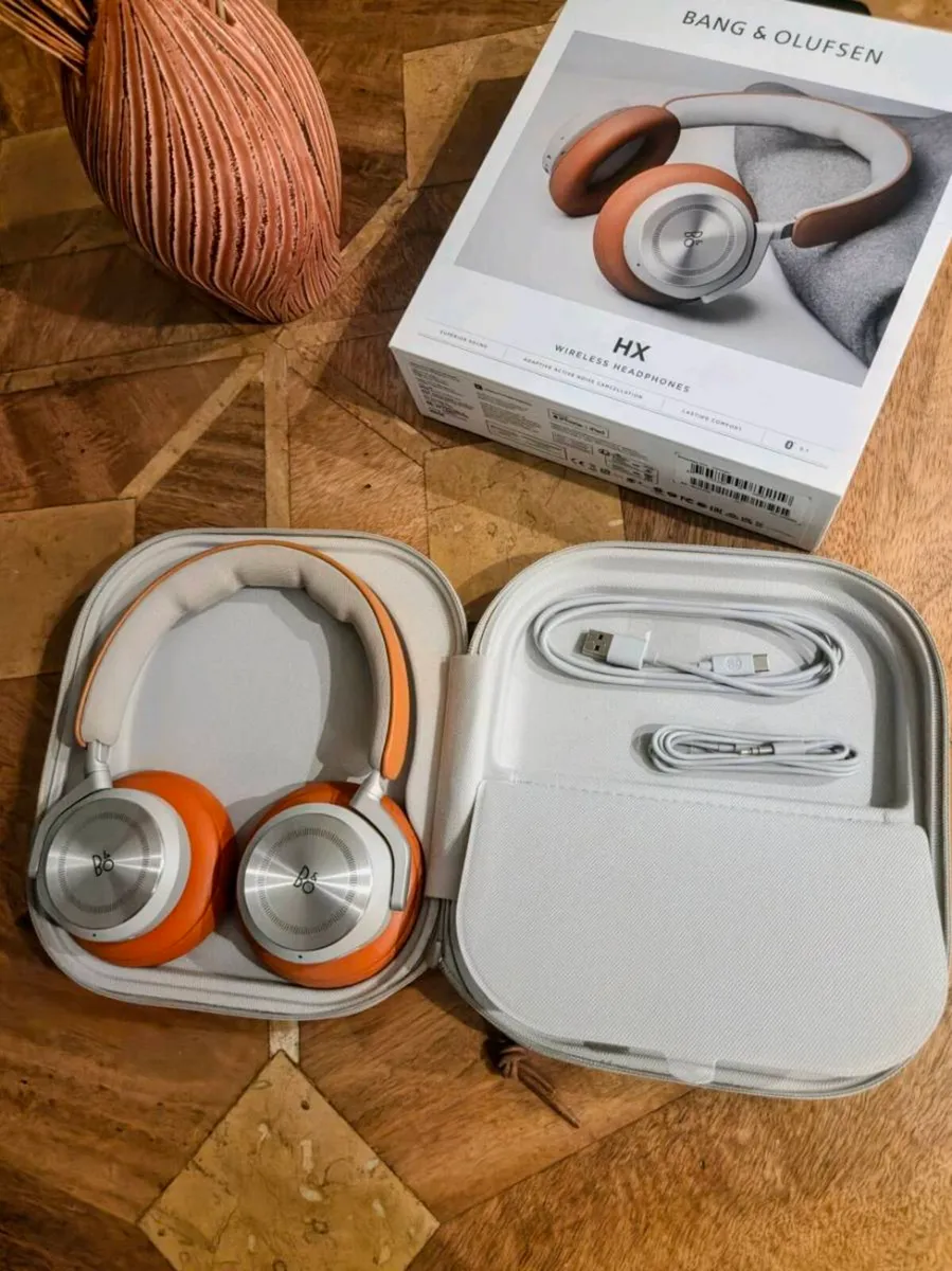 Bang & Olufsen Beoplay HX Wireless - Image 3