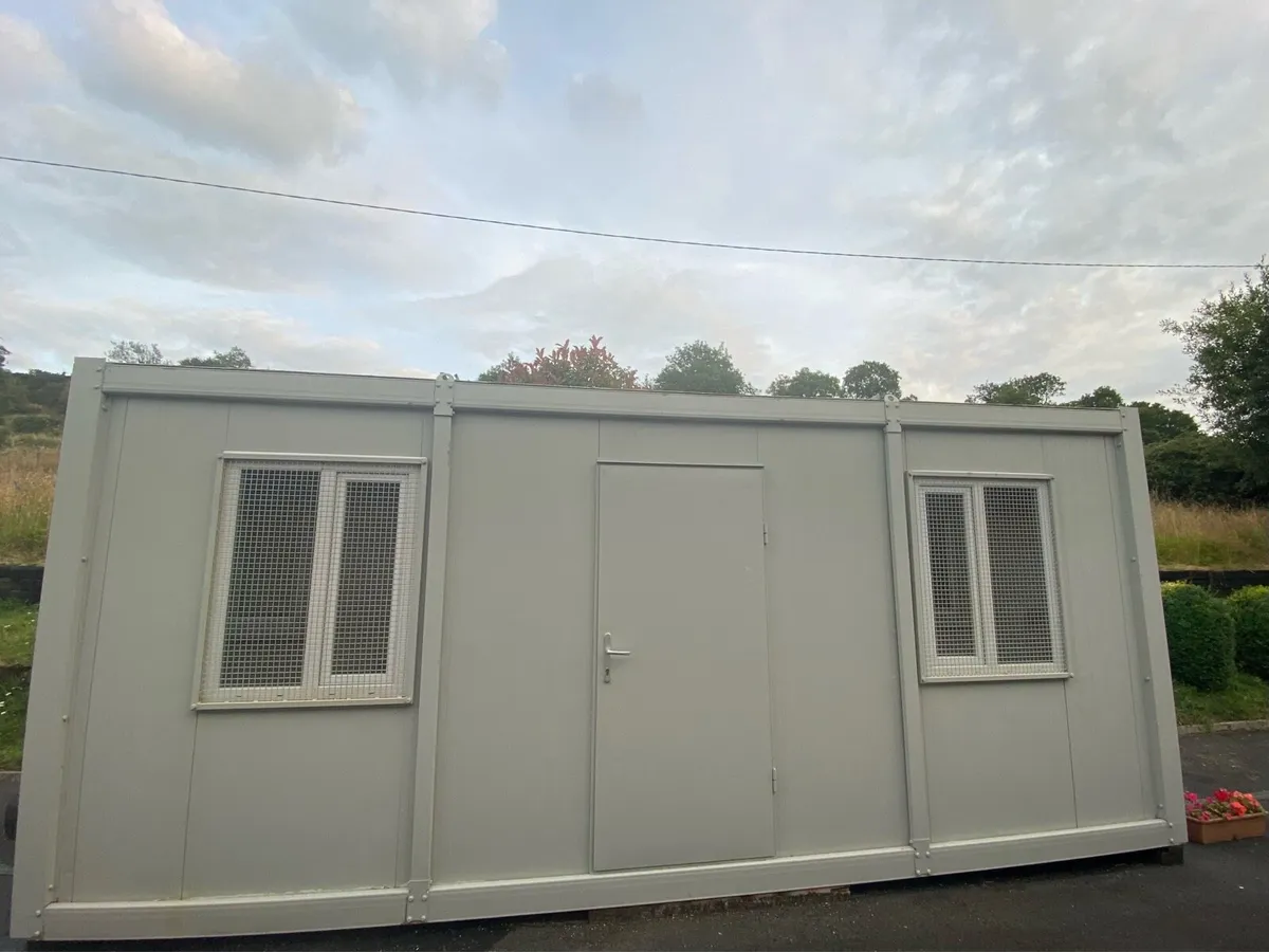 Cabin office - Image 1