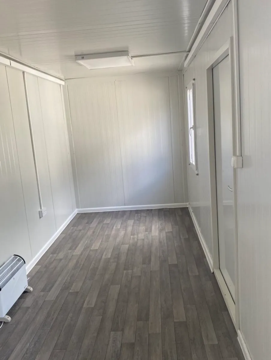 Cabin office - Image 3