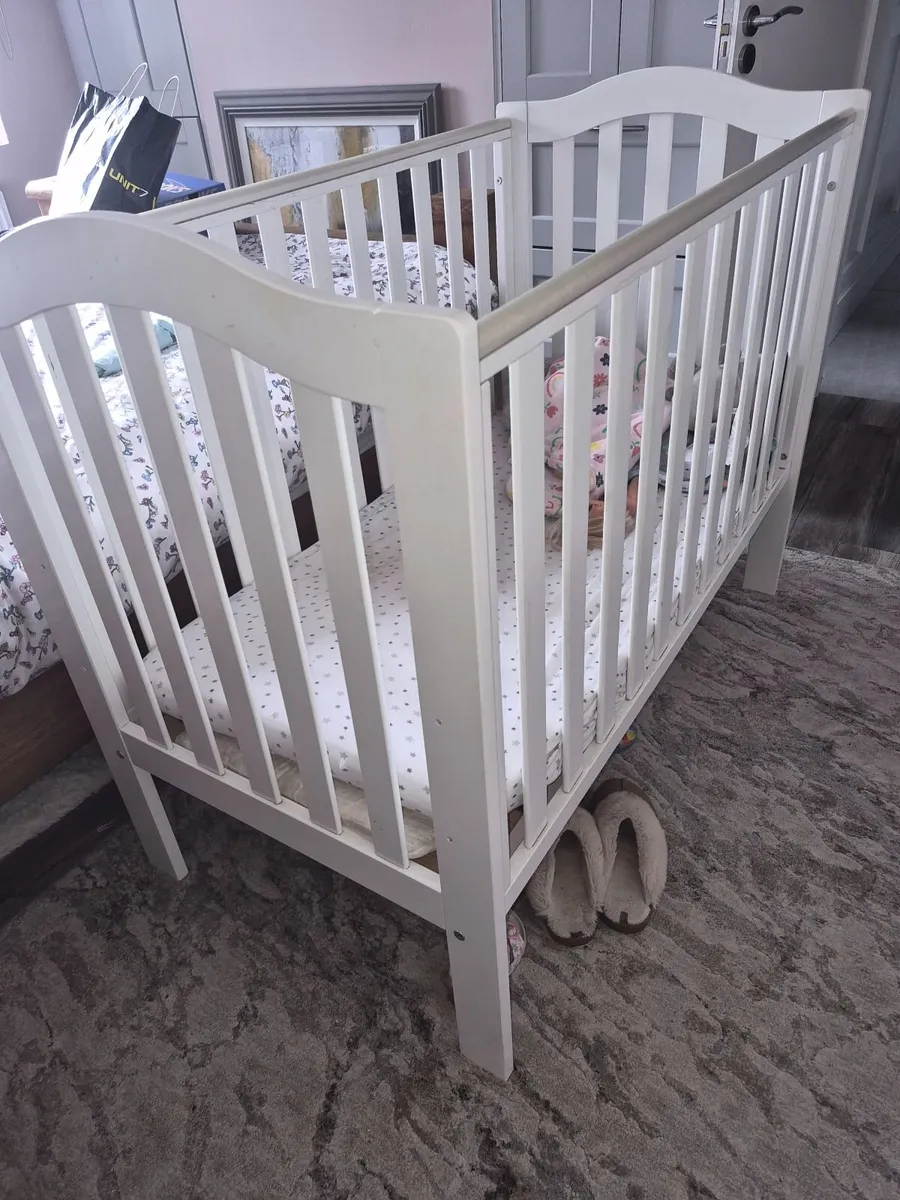 Baby cot - Image 1
