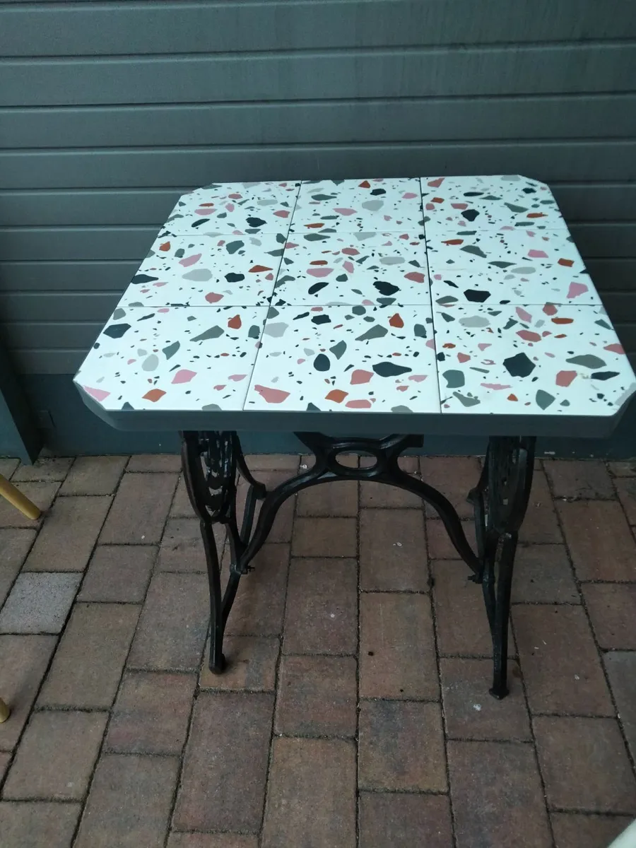 Singer base Garden Table - Image 2